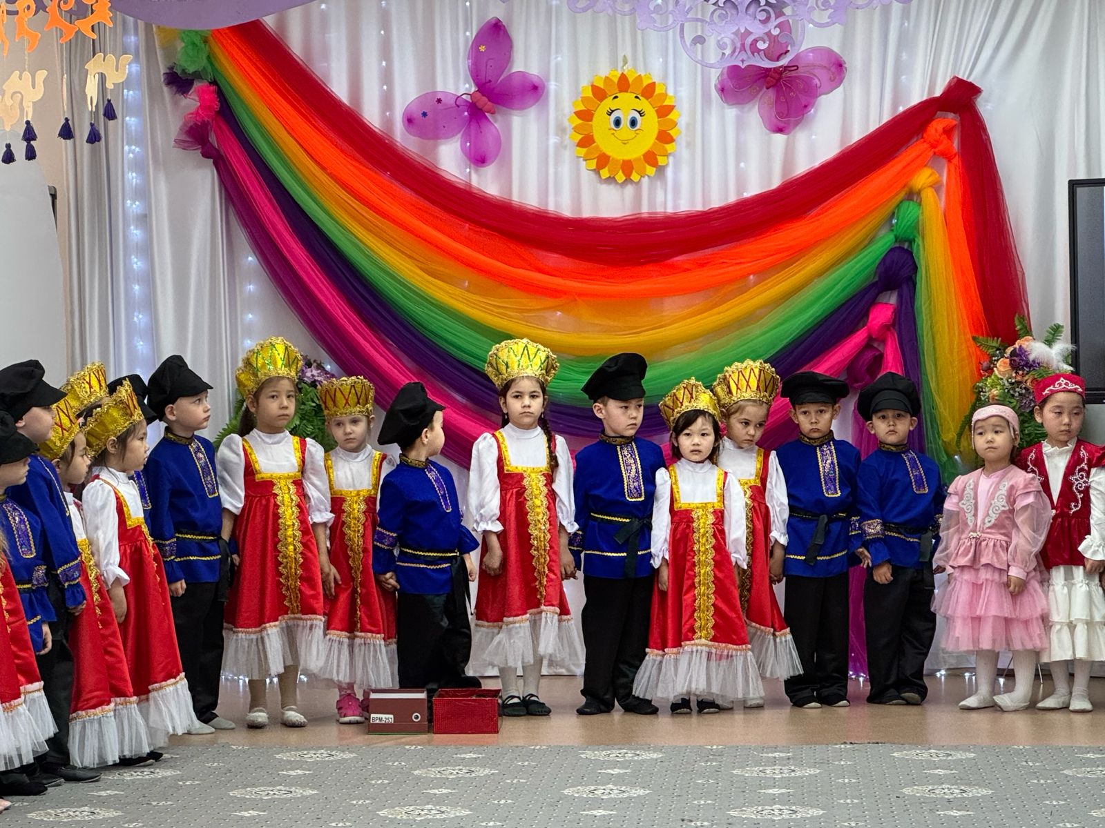 1 мамыр – Қазақстан халқының бірлігі күні.1 мая – День единства народа Казахстана.